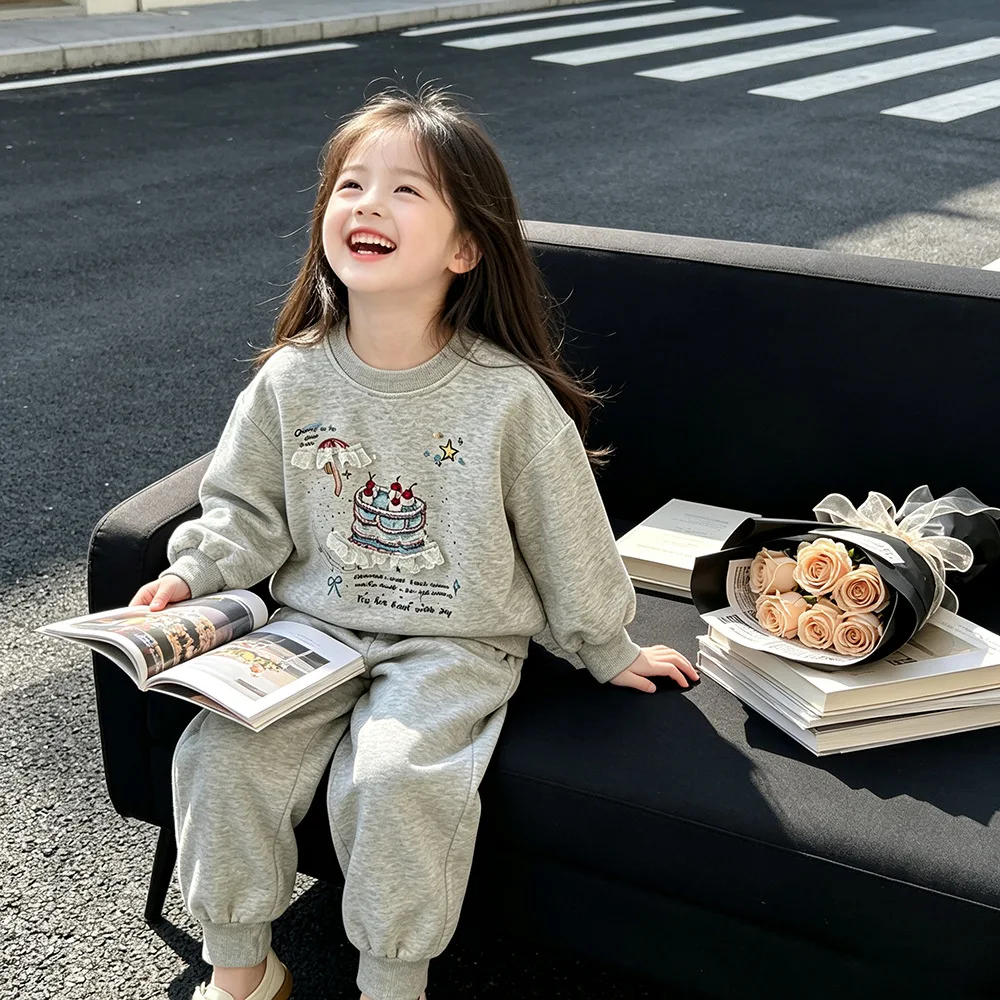 Europäisch-Amerikanische Mädchen-Sweatshirts 2026 Frühling Herbst Baby-Mädchen-Sweatshirts und Hosenanzug Niedlicher Print Pullover Oberteil Kleidung – Detail 22