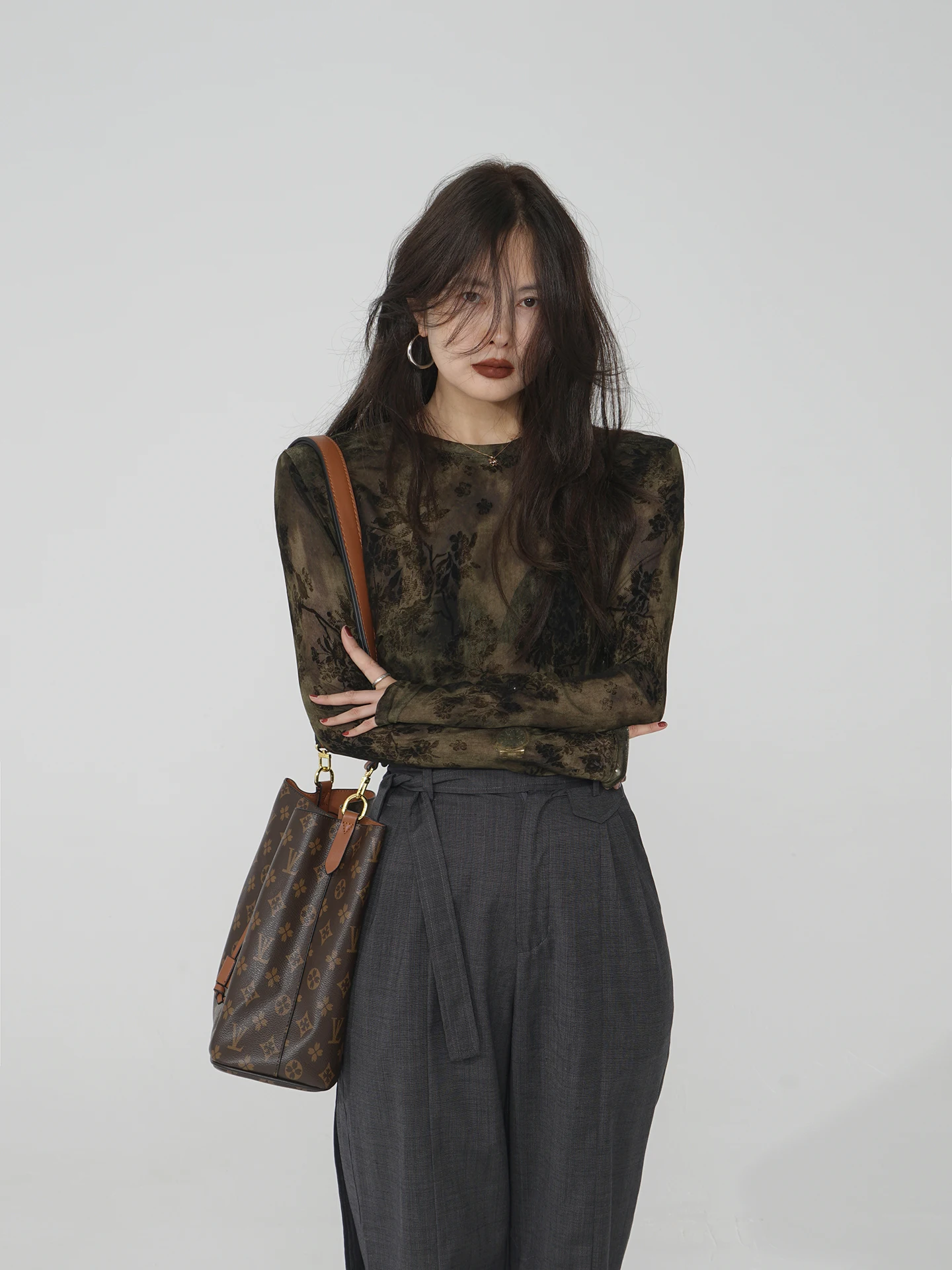 

Женский топ Akimbo Velvet с цветочной вышивкой в винтажном стиле, удобный в носке, с длинными рукавами, круглым вырезом, облегающий, базовый слой