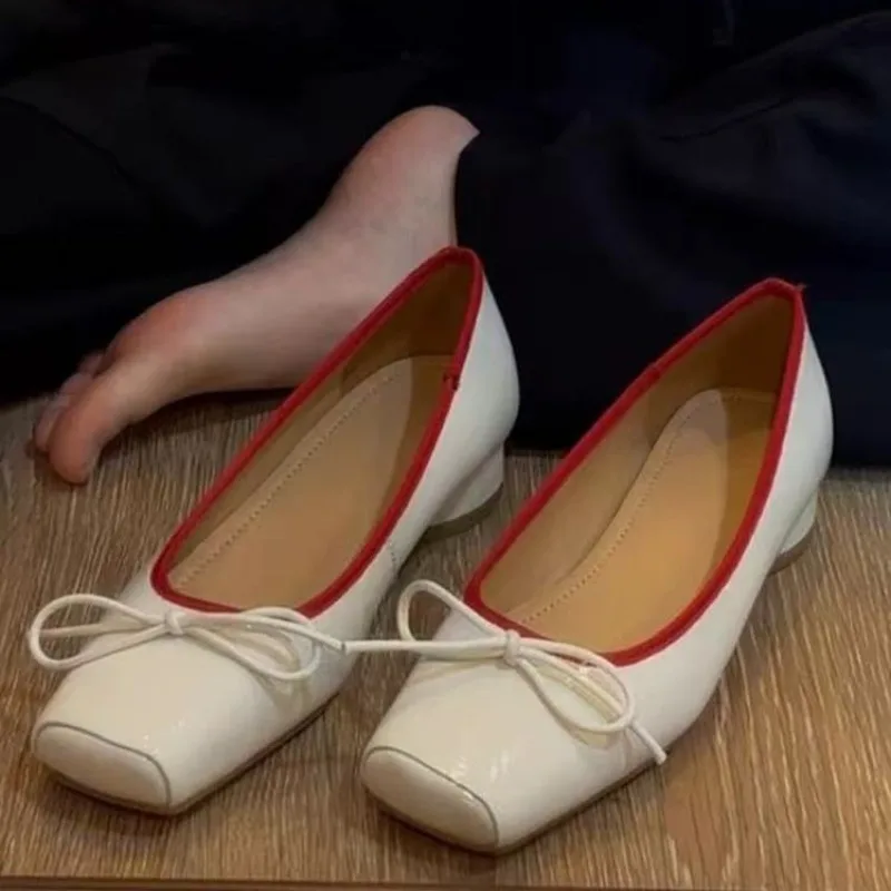 Moda in pelle verniciata Mary Jane Scarpe da donna Décolleté Scarpe da donna poco profonde Fiocco Tacco basso Eleganti tacchi alti Donna Zapatos De Mujer