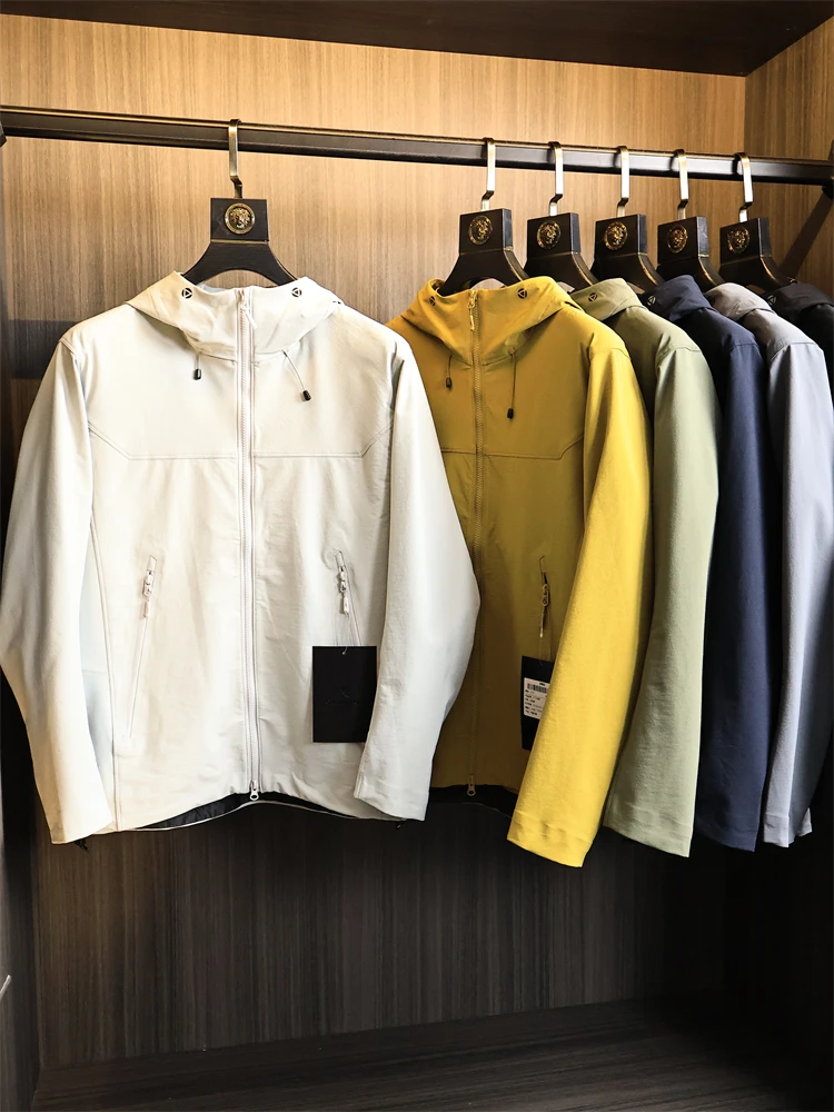

Waterproof Softshell Jacket Men's Color Outdoor Sports Hooded Zipper Closure Long Sleeve Standard Fit Autumn Fashion Ur...