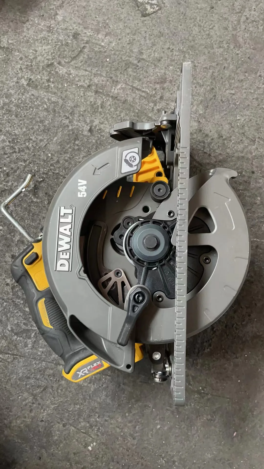 DeWalt DCS579N 54v/60V 190mm XR FlexVolt High Power Circular Saw Bare Second hand,  body only