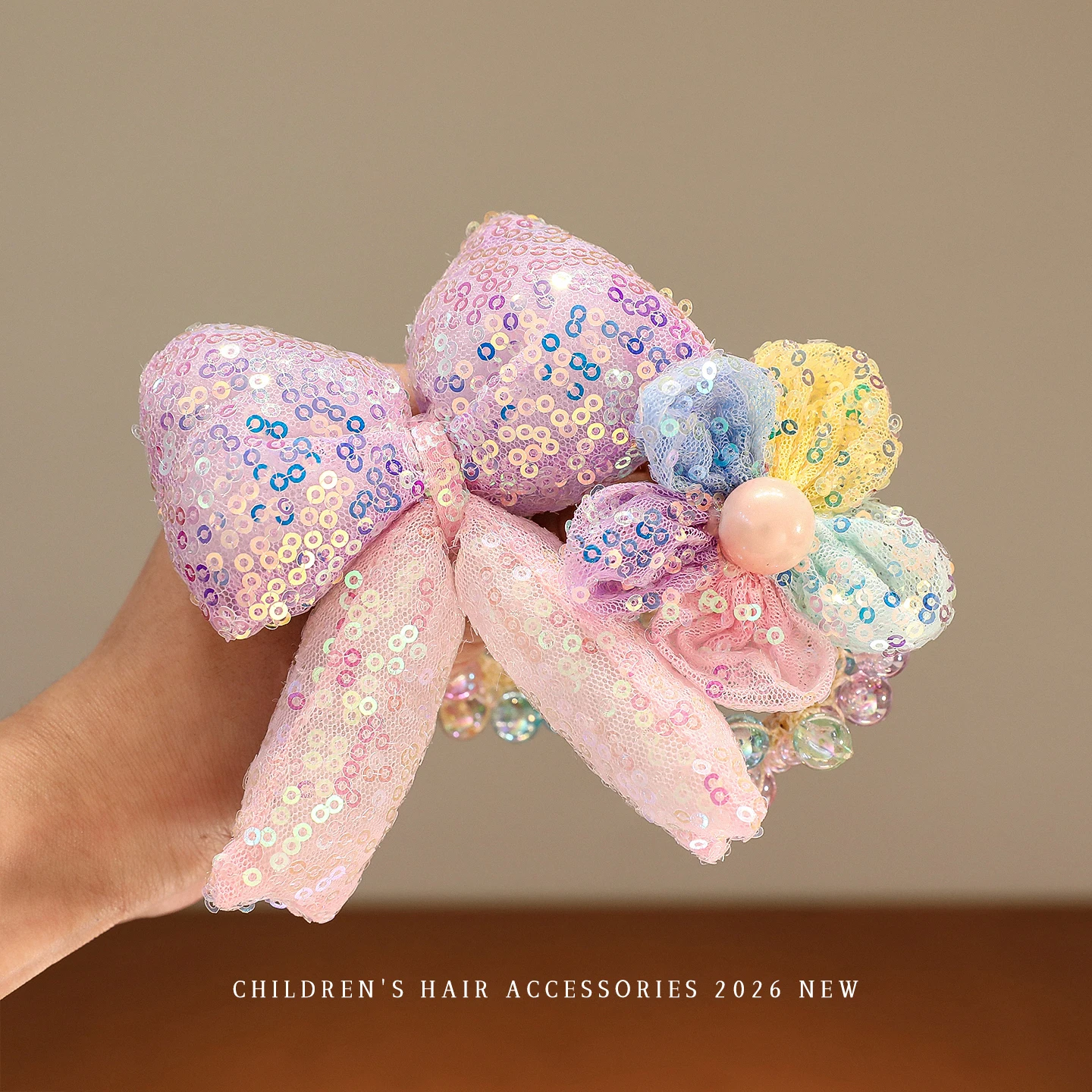 Haargummi mit Pailletten, Schleife und Blumenmuster für Mädchen und Frauen, buntes, perlenbesetztes, elastisches Haarband, Haargummi für Kinder, Prinzessinnen-Haarschmuck, Party-Haaraccessoires. – Detail 4