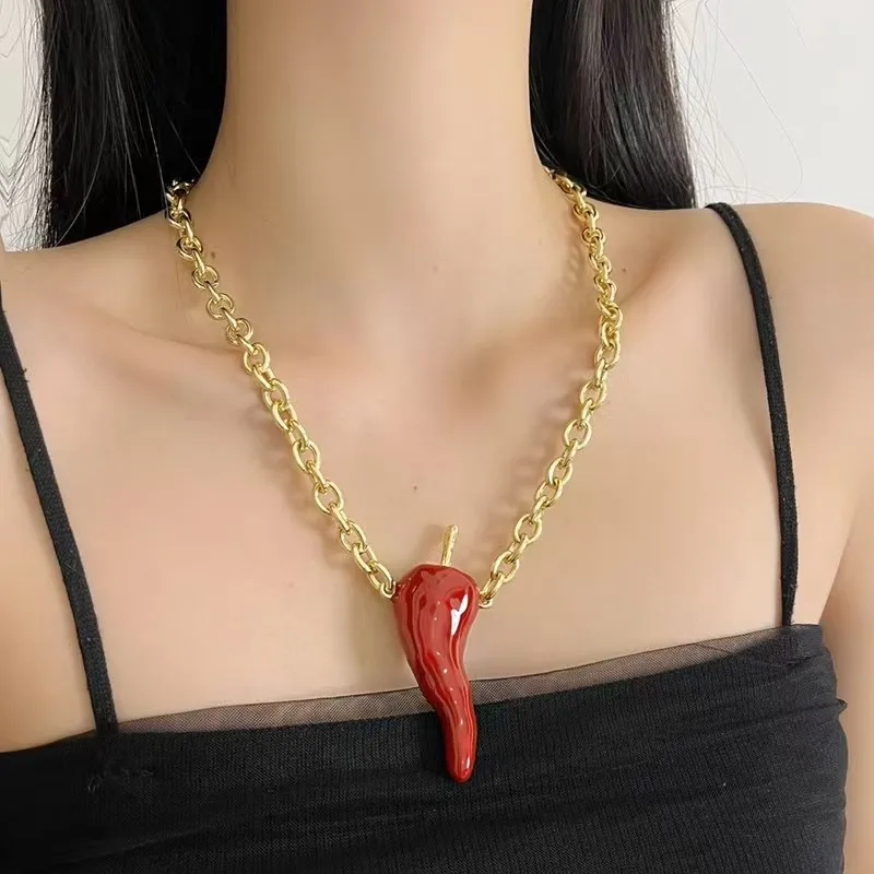Retro European And American Metal Oil-Drop Red Pepper Earrings And Necklace Set for Women Unique High-End Feel Jewelry Gift