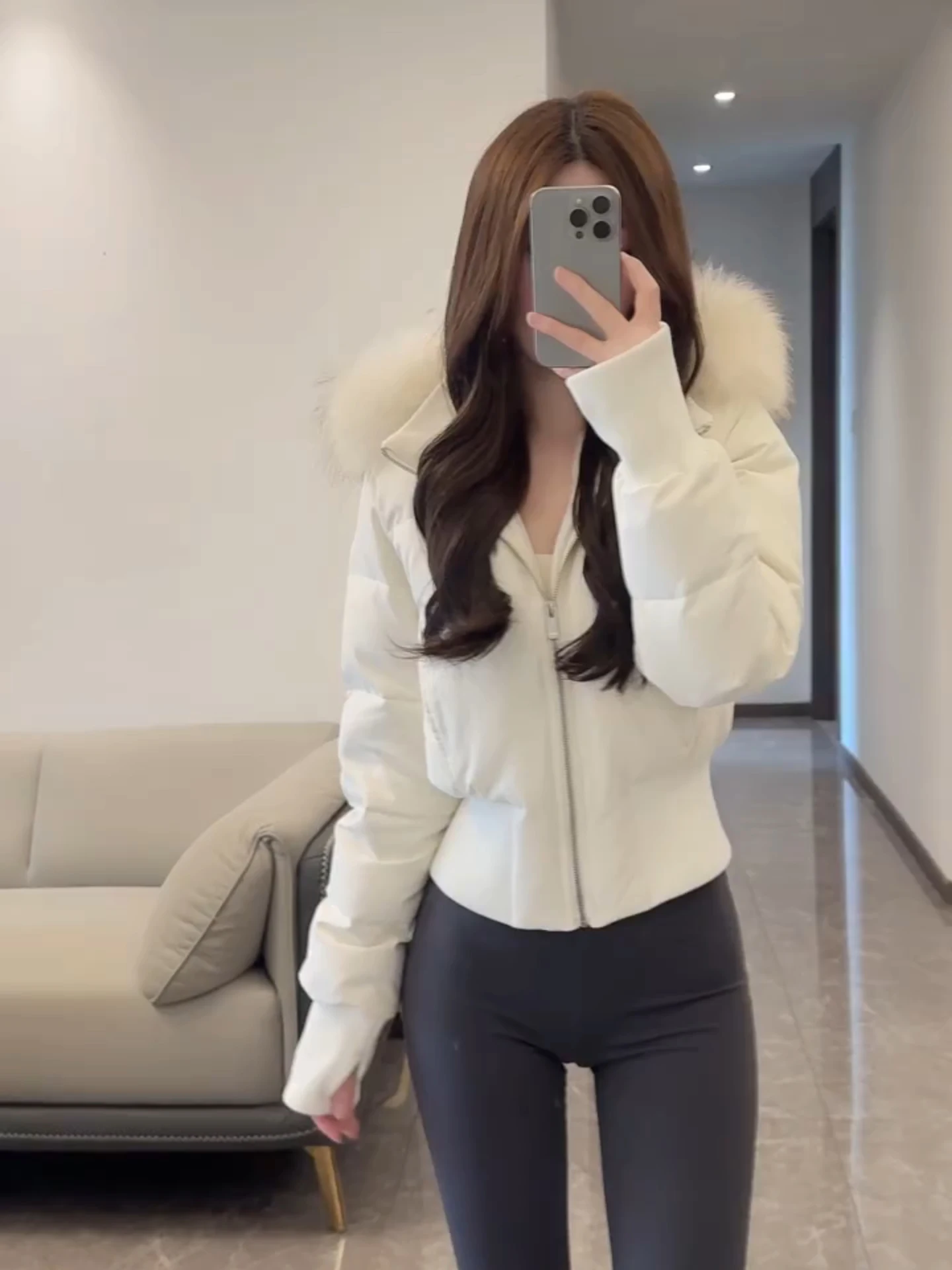 

Белая зимняя куртка-пуховик женская хлопковая с капюшоном, с поясом, уникальная, красивая, утепленная