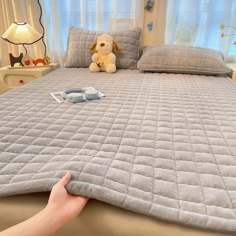Thicken Warm Milk Fleece Mattress Pad Winter Foldable Quilted Soft Plush Mattress Topper Quilted Top Mattress Cover Home Bedding