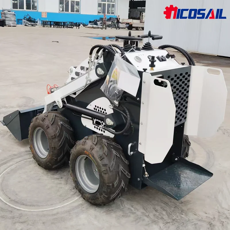 EPA/EURO 5 جرافة انزلاقية صغيرة حامل عجلة القيادة مع ملحقات الجرافة الأمامية للكابينة مضخة المحرك الأساسية الديزل 1 سنة