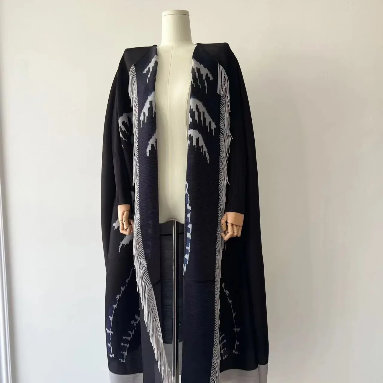 Miyake Pleated Cardigan Versatile Long-sleeved Coat Cape Women's Fashion Contrasting Colors Foreign Trade Middle East Explosion