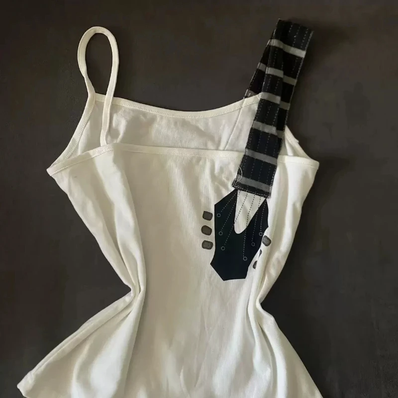 Y2k ثقافة فرعية الشرير الصخرة الاتجاه التصميم البصري الموسيقية ملاحظة مطبوعة بروتيل خمر موضة الهيب هوب شخصية سليم ايمو فتاة