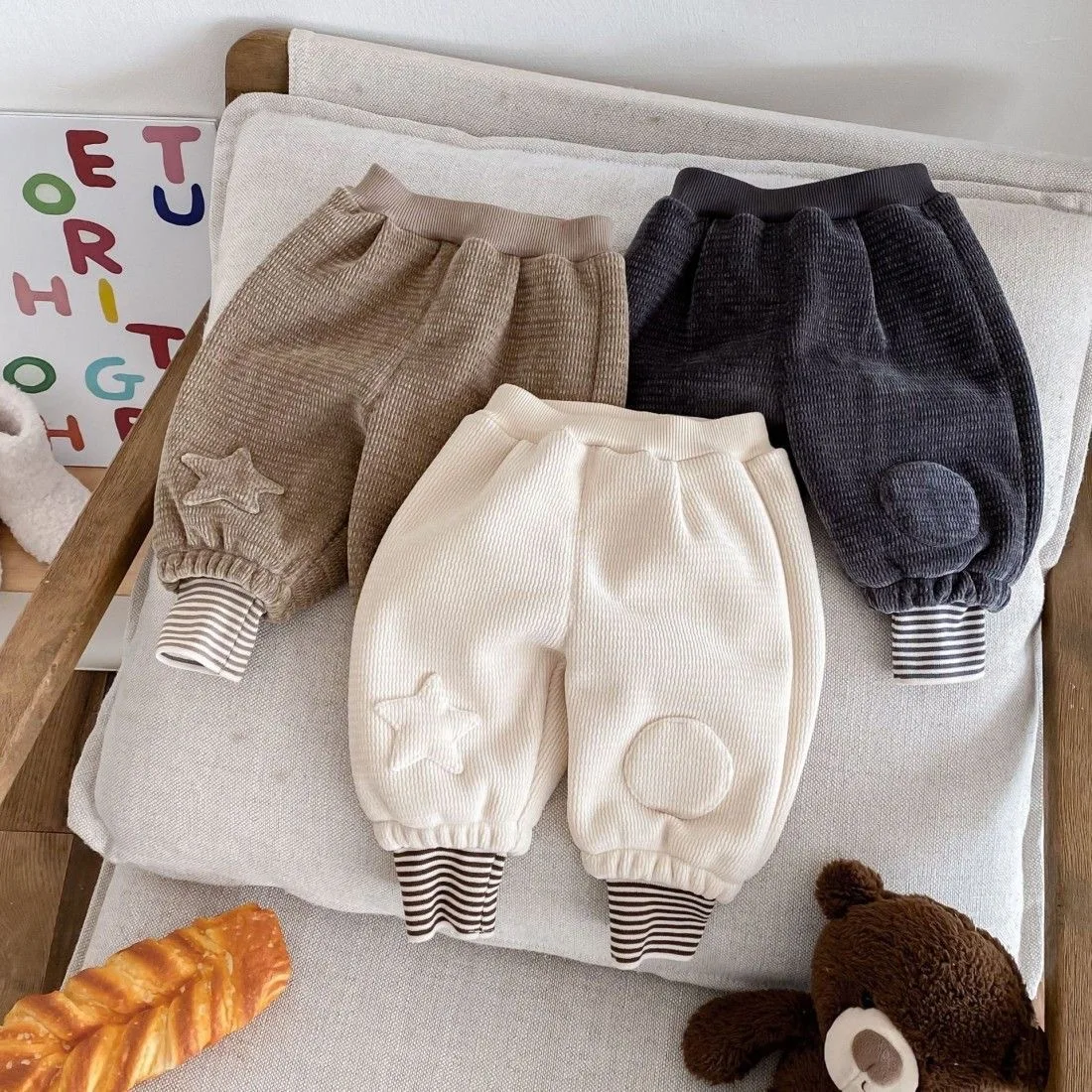 

Children's autumn and winter warm long pants, windproof and comfortable pants for going out, baby pants
