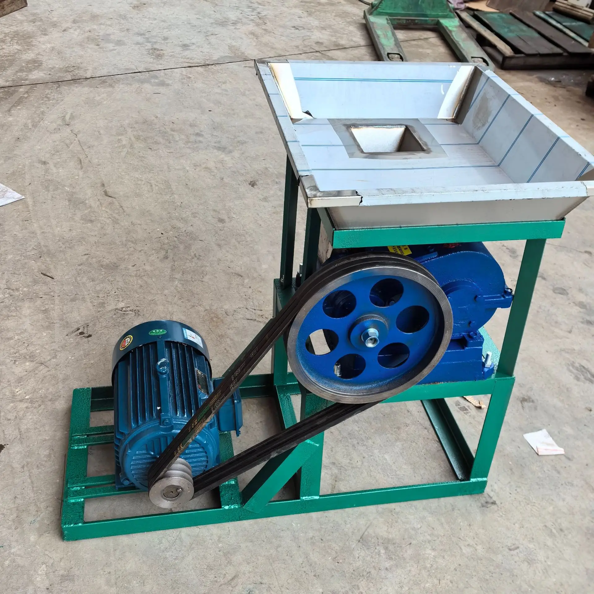 

Commercial Large Type 126 Stainless Steel Multifunctional Rice Cake Machine Fan Yellow Kueh Machine