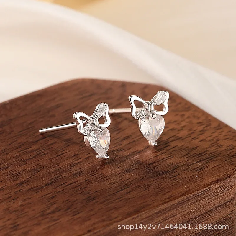 

925 Sterling Silver Butterfly Stud Earrings Heart-shaped Zircon Luxury Sense Summer Fresh and Sweet Fashion Person