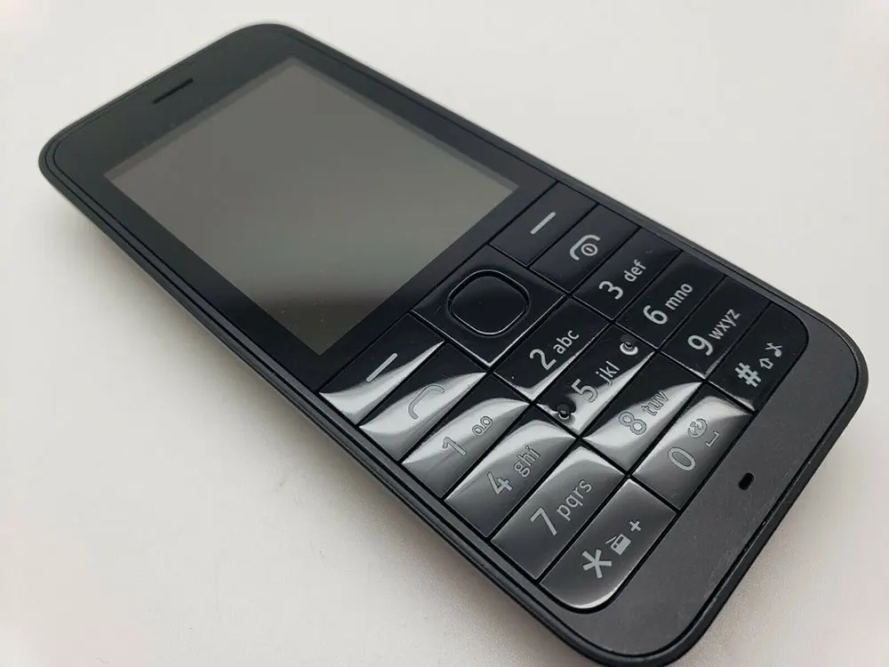 الأصلي مقفلة 220 المزدوج سيم 2014 GSM 900/1800 بلوتوث الهاتف المحمول الروسية العربية العبرية لوحة المفاتيح المصنوعة في فنلندا