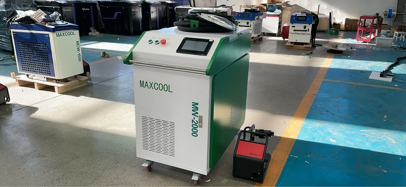 Max Raycus 1500W 2000W 3000W Cw Fiber Laser Handheld Metal Laser Welding Machine