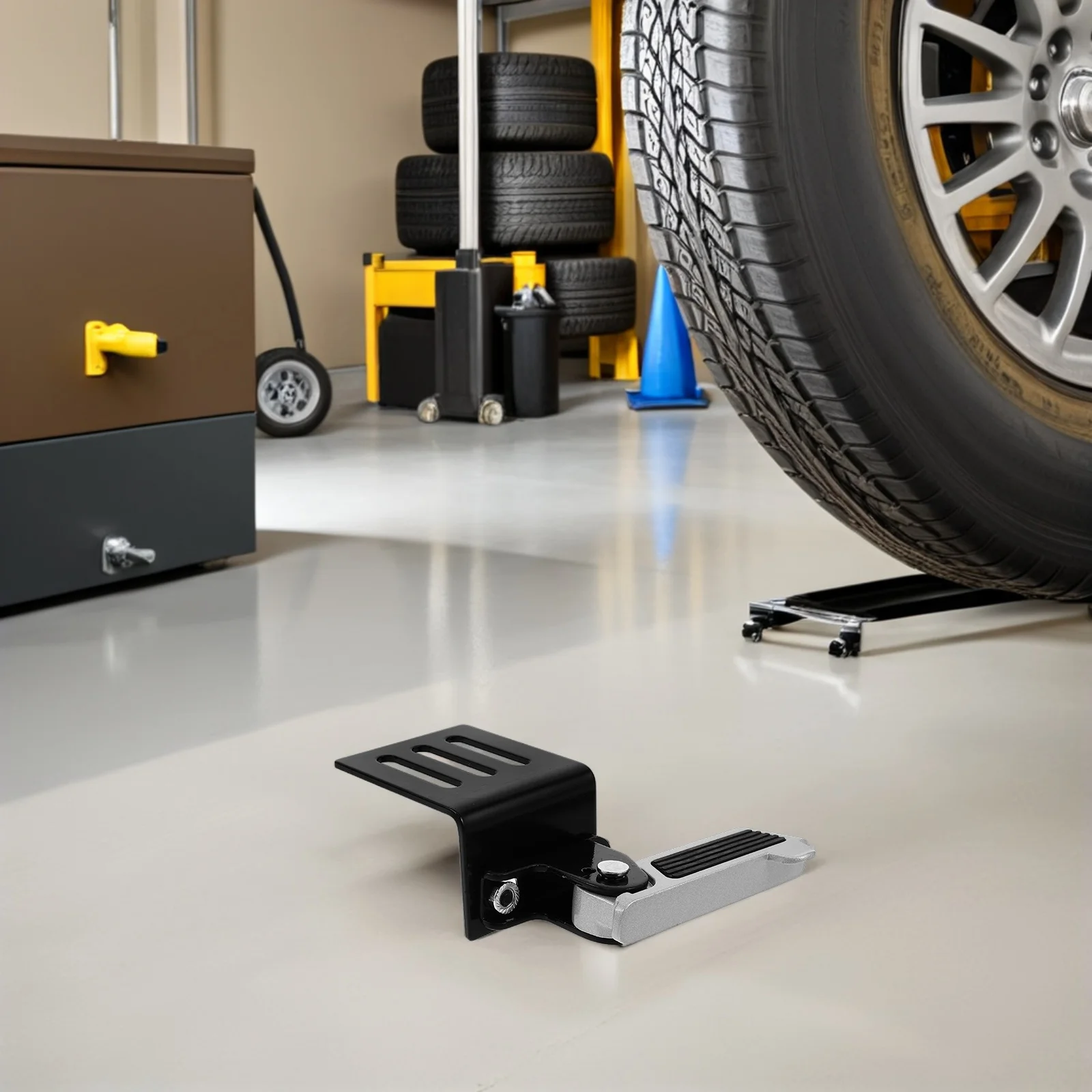 

1 Pair Front Motorcycle Footrest Pedals Foldable Aluminum Alloy Anti-Slip For Electric Scooters Motorbikes Universal Fit