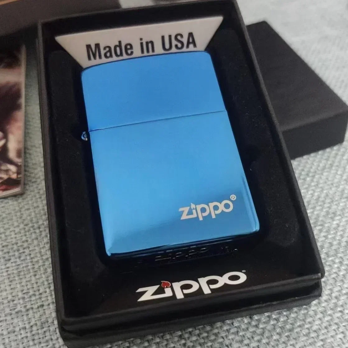 Zippo encendedor Azul Hielo Cromo con logotipo zippo Colección a prueba de viento en caja