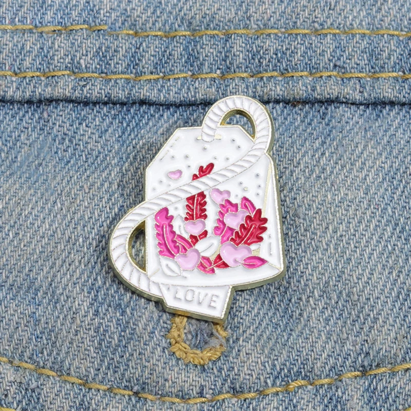 Alfileres esmaltados de bolsita de té de amor, broches de hierbas rosas personalizados, insignias de solapa, joyería de té de plantas, regalo para amigos