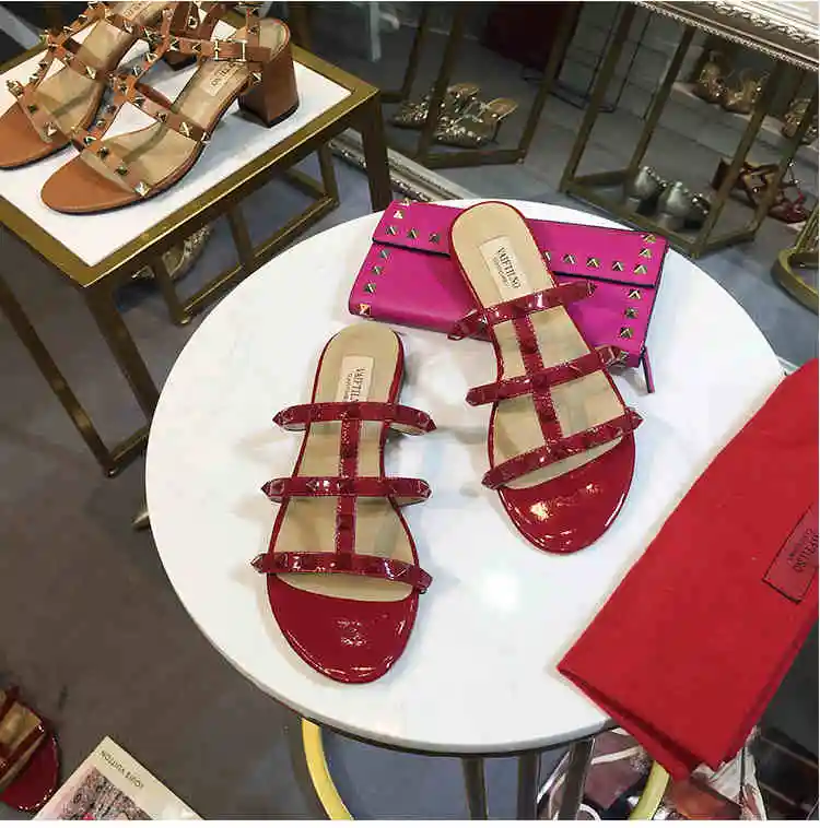 Wine red flat