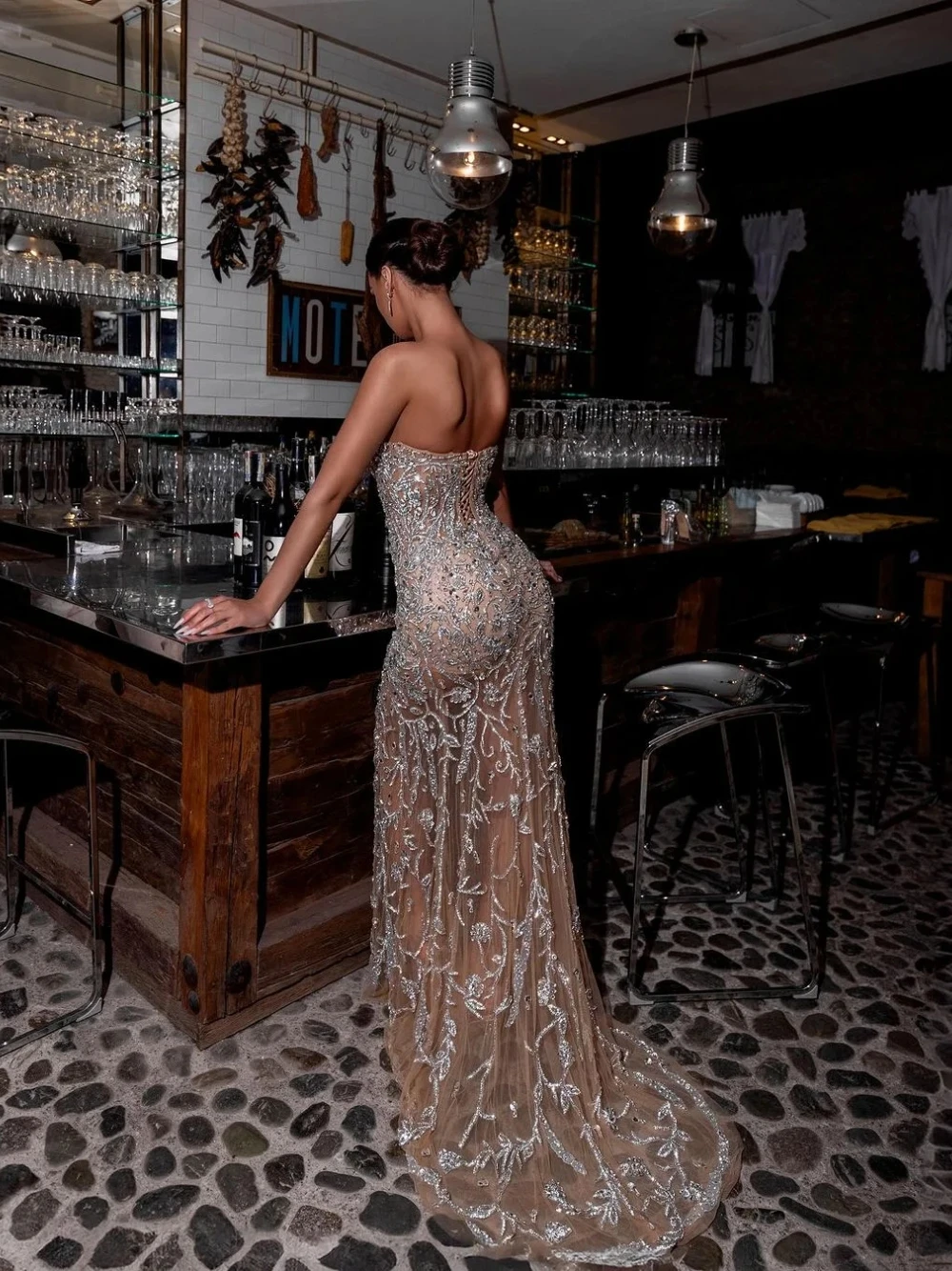 

DTLumika Richly Crystals Mermaid Evening Dress Nude Lining Strapless Customized Sparkling Sleeveless Cut Out Fashion Prom Gown
