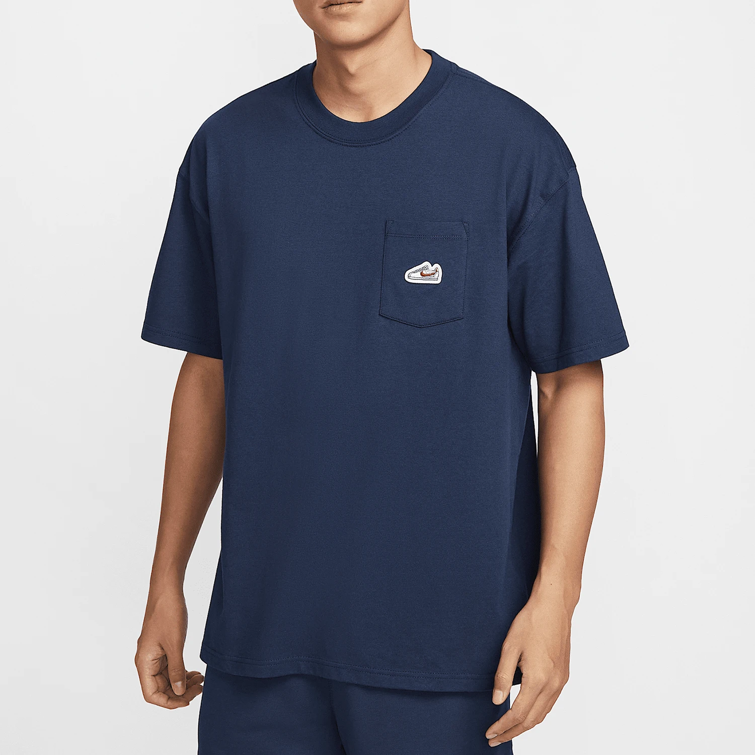 

Оригинальная летняя новая классическая минималистичная спортивная футболка для мужчин от Nike IB1383-410