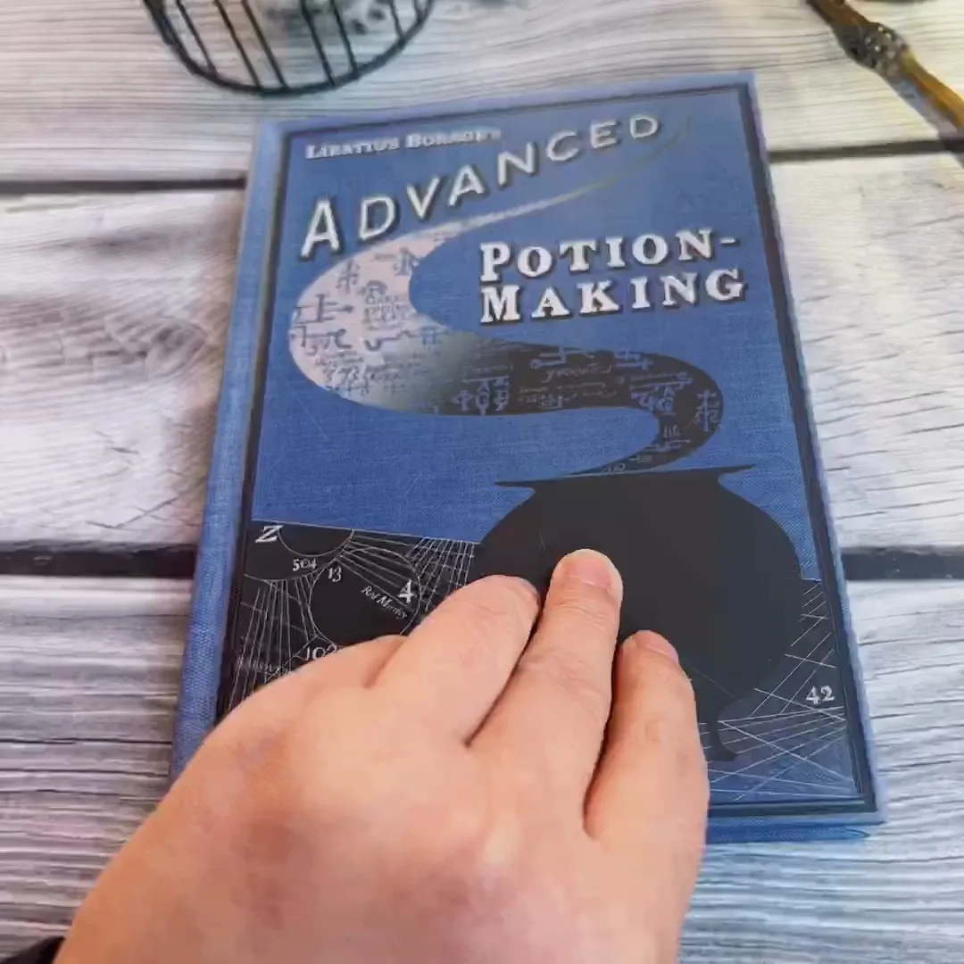 Livre de Matériel Périphérique Magic Boy : Manuel Avancé de Fabrication de Potions (Version Anglaise Complète) – Collection Fan, Cadeau