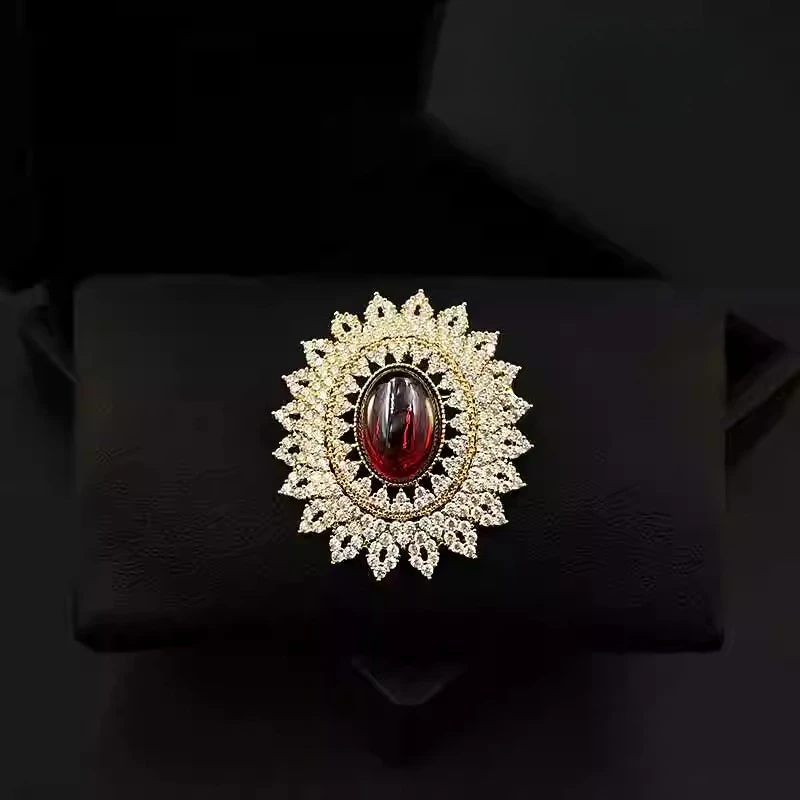 Luxury Elegant Oval Decorative Brooch for Women Stylish Versatile All Match Suit Blazer Coat Dress Fashion Accessories Gifts 558