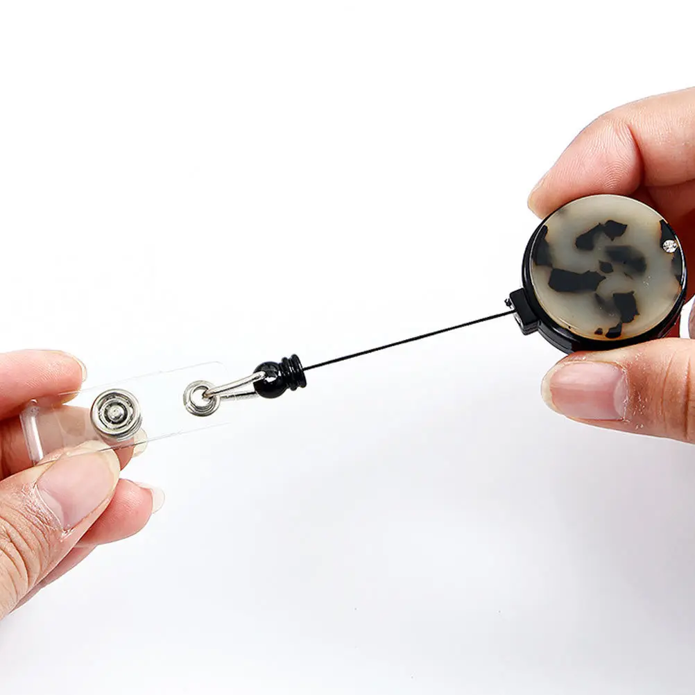 

Creative Leopard Badge Holder Sturdy Nurse Doctor Name Tag Retractable Buckle for Office Staff Students Factory