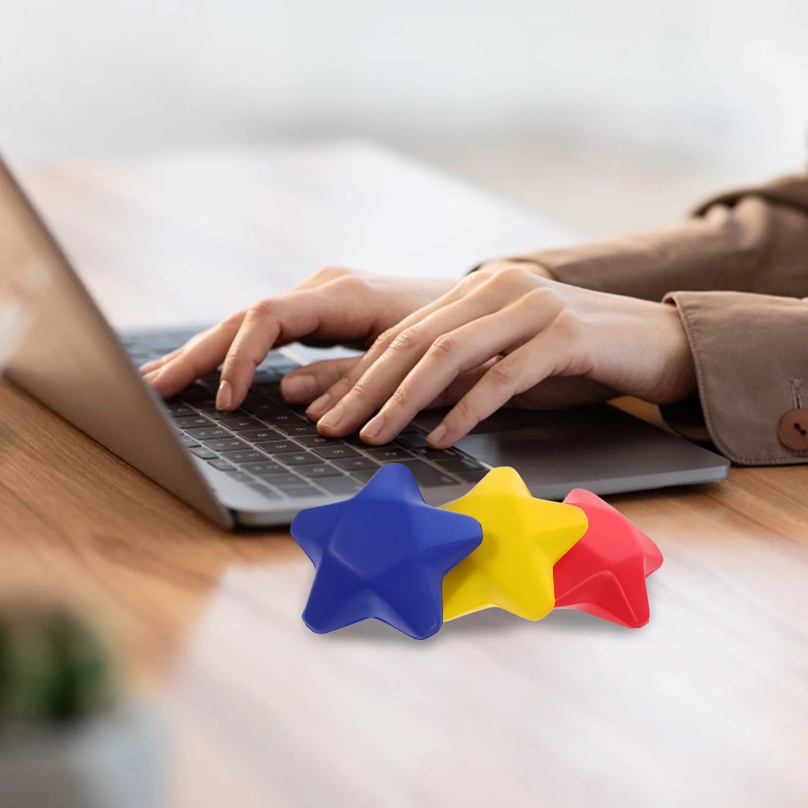 6 قطعة كرات الضغط على شكل نجمة صفراء ملونة قابلة للعصر تململ حسية للأطفال والكبار في الفصول الدراسية مكتب استخدام ألعاب تغيير الألوان