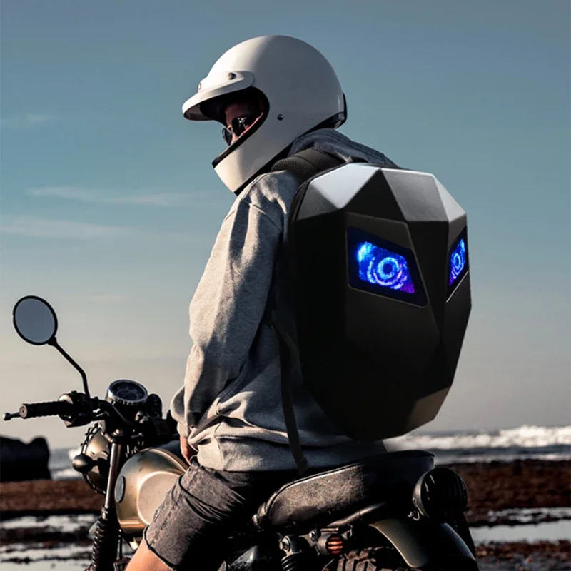 Wodoodporny kask motocyklowy z oczami LED, plecak rycerski do jazdy na świeżym powietrzu