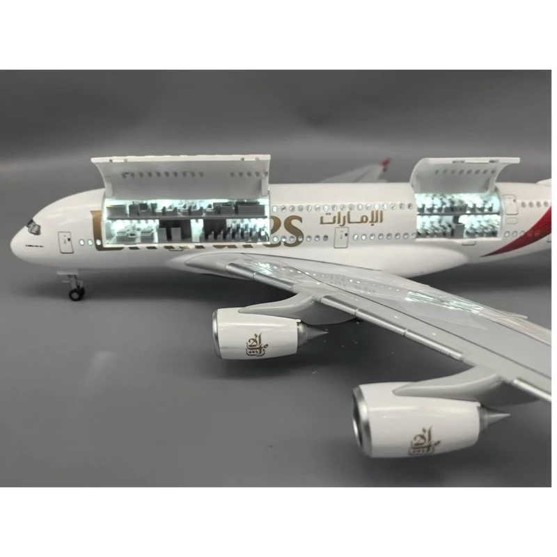 2025 نوع جديد دييكاست نموذج A380 الإمارات الخطوط الجوية الراتنج قابل للفتح باب المقصورة طائرة مع مجموعة الخطوط الجوية الخفيفة عرض الهدايا