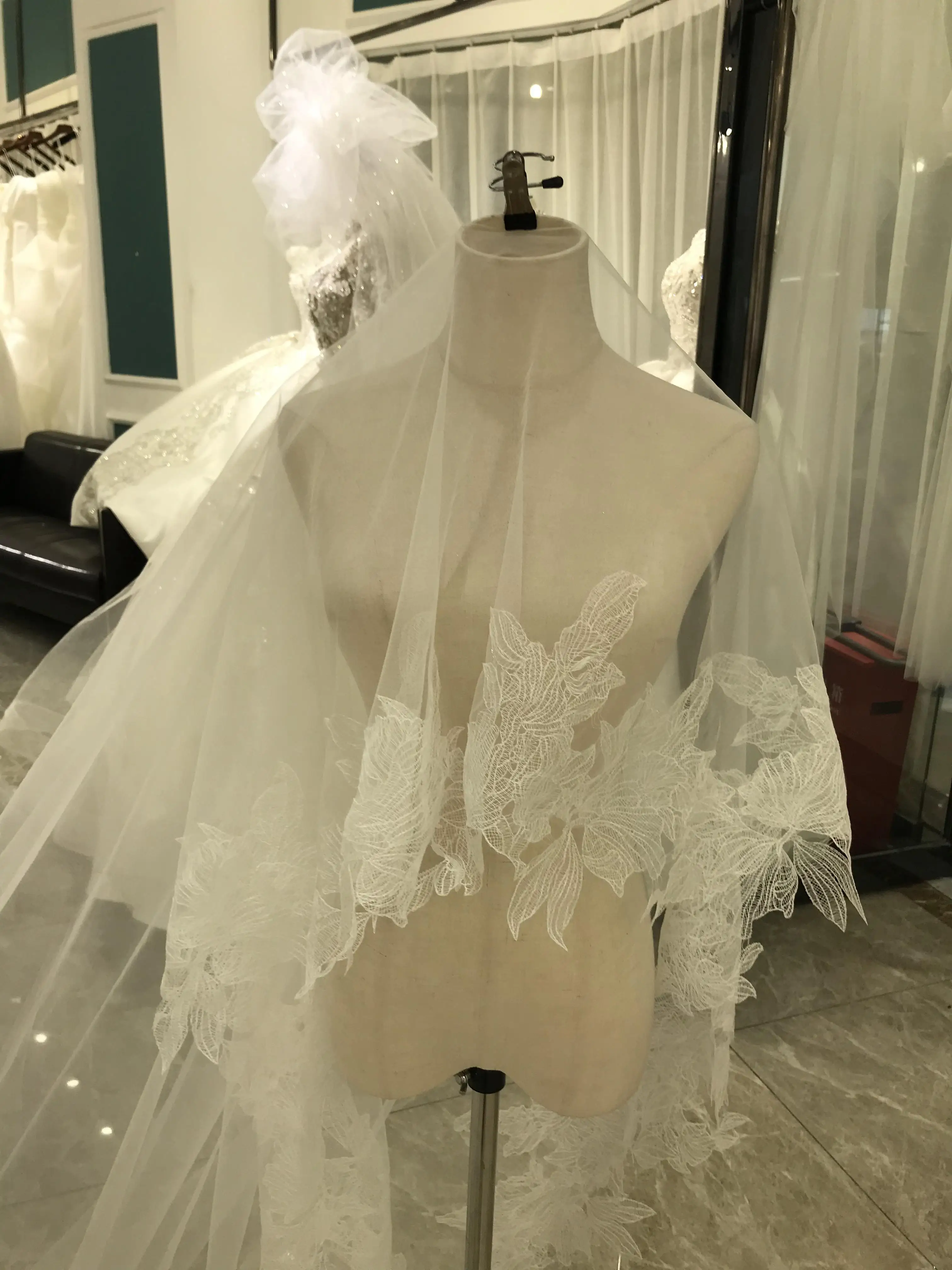 Kisswhite longos véus nupciais com miçangas de renda e cristais, 3x4 metros, novo, 2