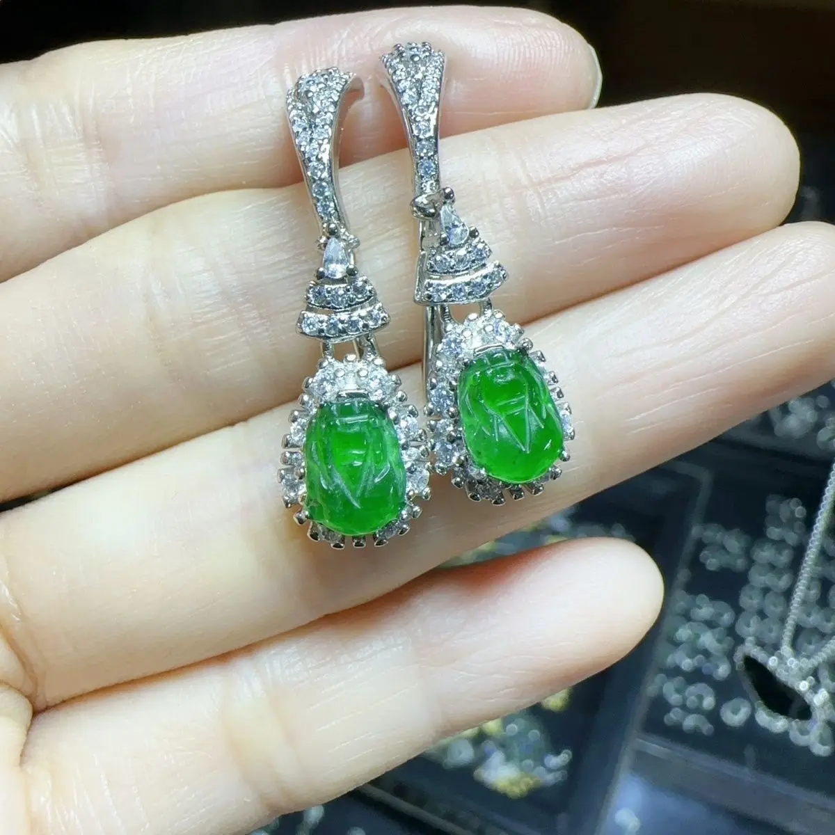 Natural A jadeite ice green Pixiu ear bag ear buckle earrings (choose one of the best in diversity)