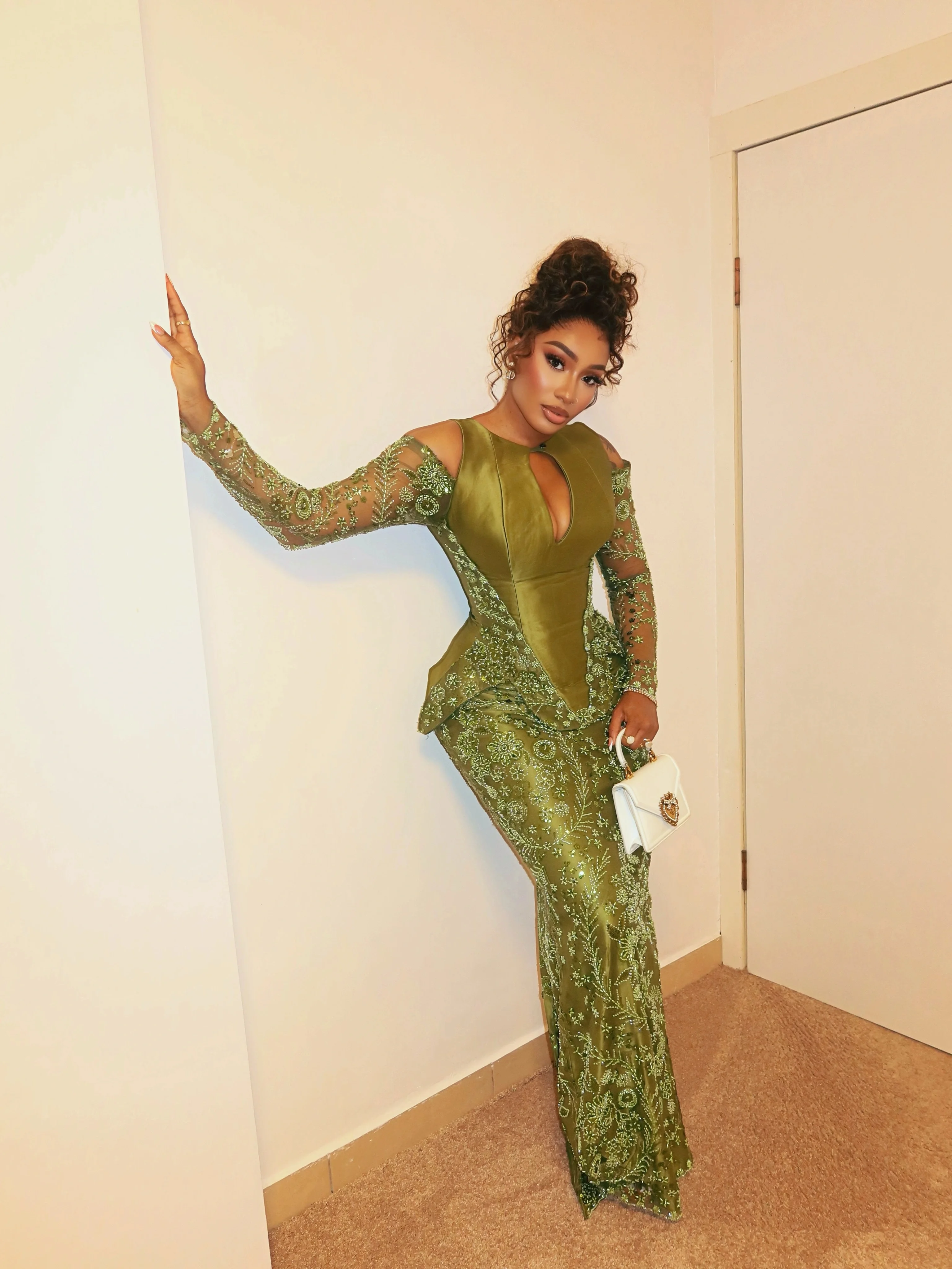 African Women Olive Green Beaded Mermaid Gown Cold Shoulder Keyhole Neck Satin Patchwork Lace Evening Party Dress
