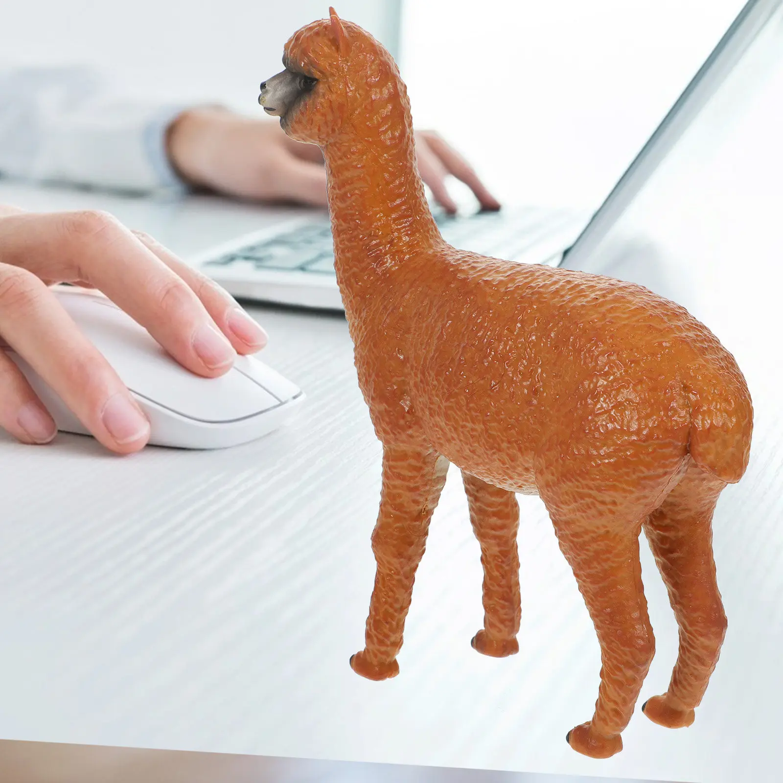 

Обучающая фигурка альпаки из пластика, имитирующая дикую природу, с реалистичным дизайном, яркими и живыми цветами, для дома, детской комнаты, яслей