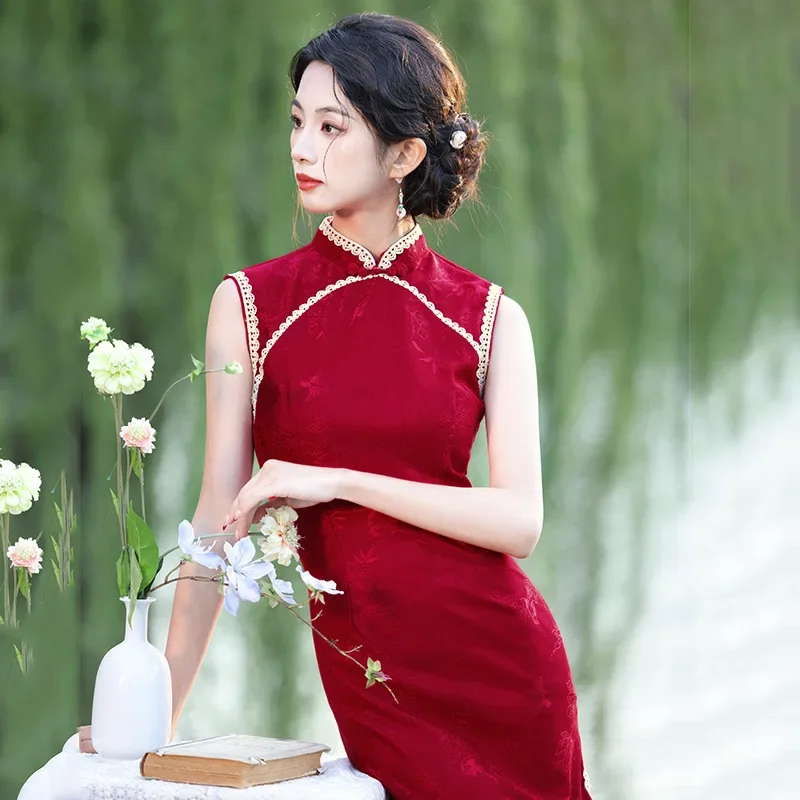 

Сексуальное красное платье Ципао в китайском стиле, новое элегантное длинное платье Cheongsam 2025 года, новый стиль, молое летнее платье без рукавов с воротником-стойкой