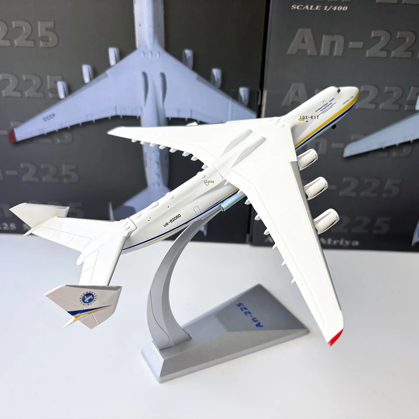 1/400 Scale AN225 Heavy Transport Aircraft Russian Ukraine AN-225 Diecast Finished Military Plane Model Collection Ornament
