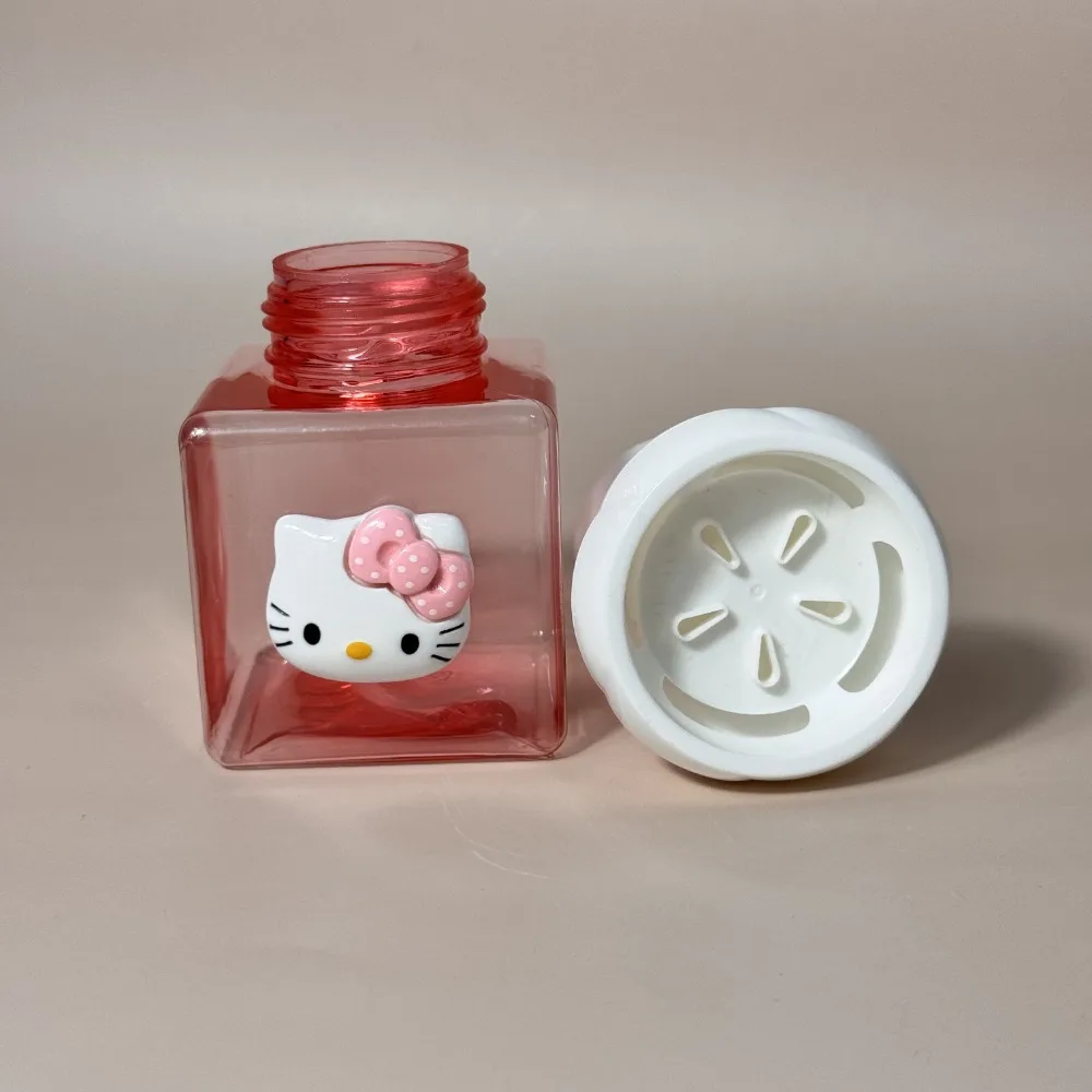 Sanrio Leuke Hello Kitty Bloem Zeepdispenser Schuimpompfles Plastic Hervulbare Container voor Cosmetische Gezichtsreiniger Shampoo
