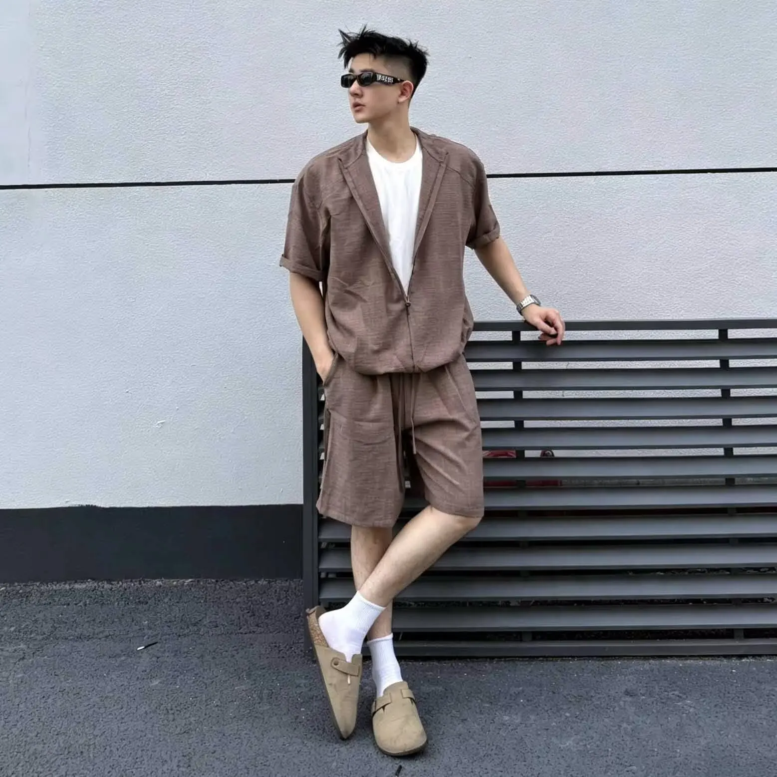 ゆったりとしたカジュアルな半袖スーツ-メンズ-軽量で通気性のある夏用プラスサイズスポーティで快適なシャツとショートパンツのセット