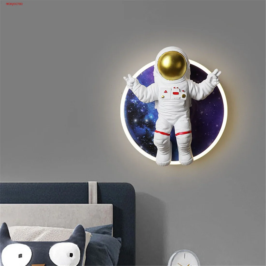 

Cartoon Resin Astronaut Universe Round Led Wall Lamp Kids Bedroom Bedside Study Sofa Sconces Home Decor Boys Night Light Fixture