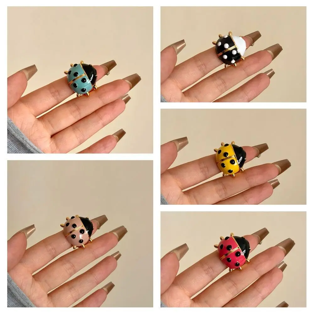 Coccinella Septempunctata الخنفساء بالتنقيط النفط الدائري الحشرات نازف النفط اللوحة الدائري الكورية نمط سبيكة مكتنزة المينا الدائري زوجين