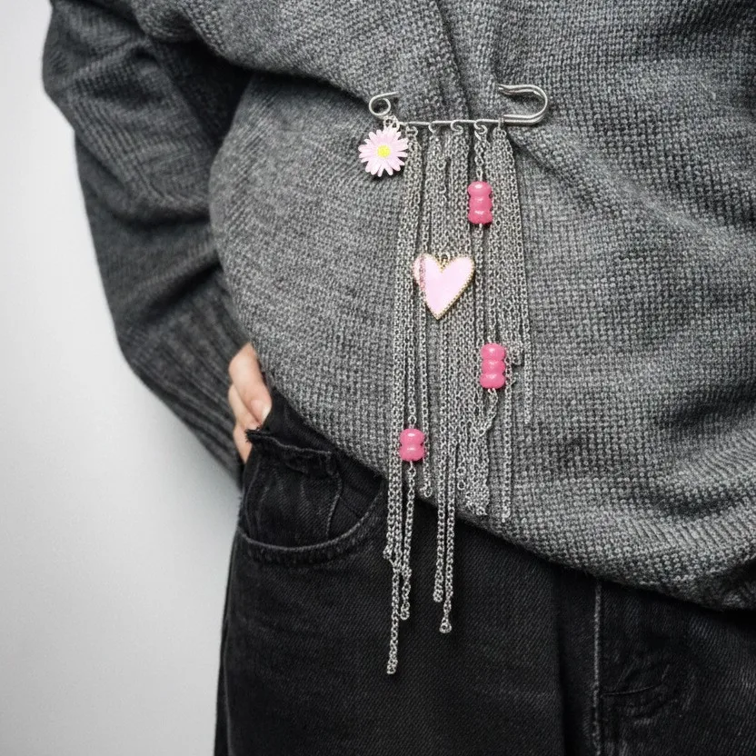 Zooying Sweet and Cool Style Oil Drip Heart Flower Tassel Brooch Retro Design Sense Jeans Tight-fitting Universal Pin Outfit