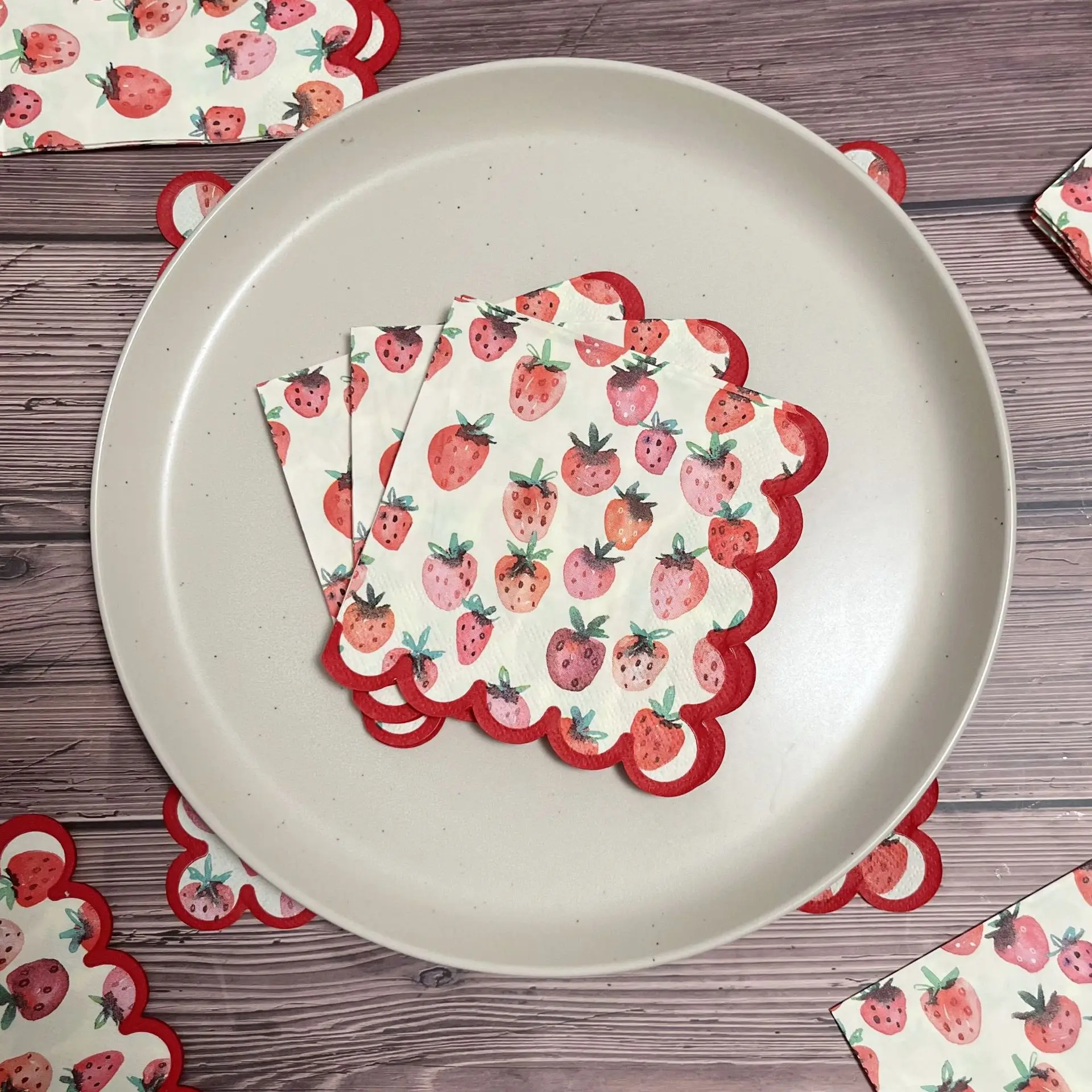 20 قطعة مناديل كوكتيل مزخرفة بالفراولة الحمراء، ورق حفلات البار، مناديل مطبوعة كاملة الصفحة #4