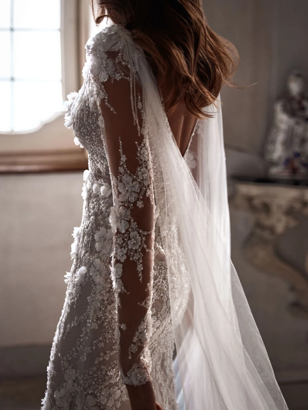 Sexy sheer neck sereia vestido de casamento apliques florais romântico vestido de noiva com capa longa frisado borla glam personalizado wear