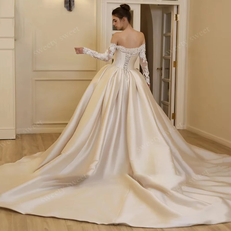 Luxurious A-Line Wedding Dressbead With Embroidery Ball Gown Strapless Full Sleeve Feather Bridal Vestido De Novia Customized