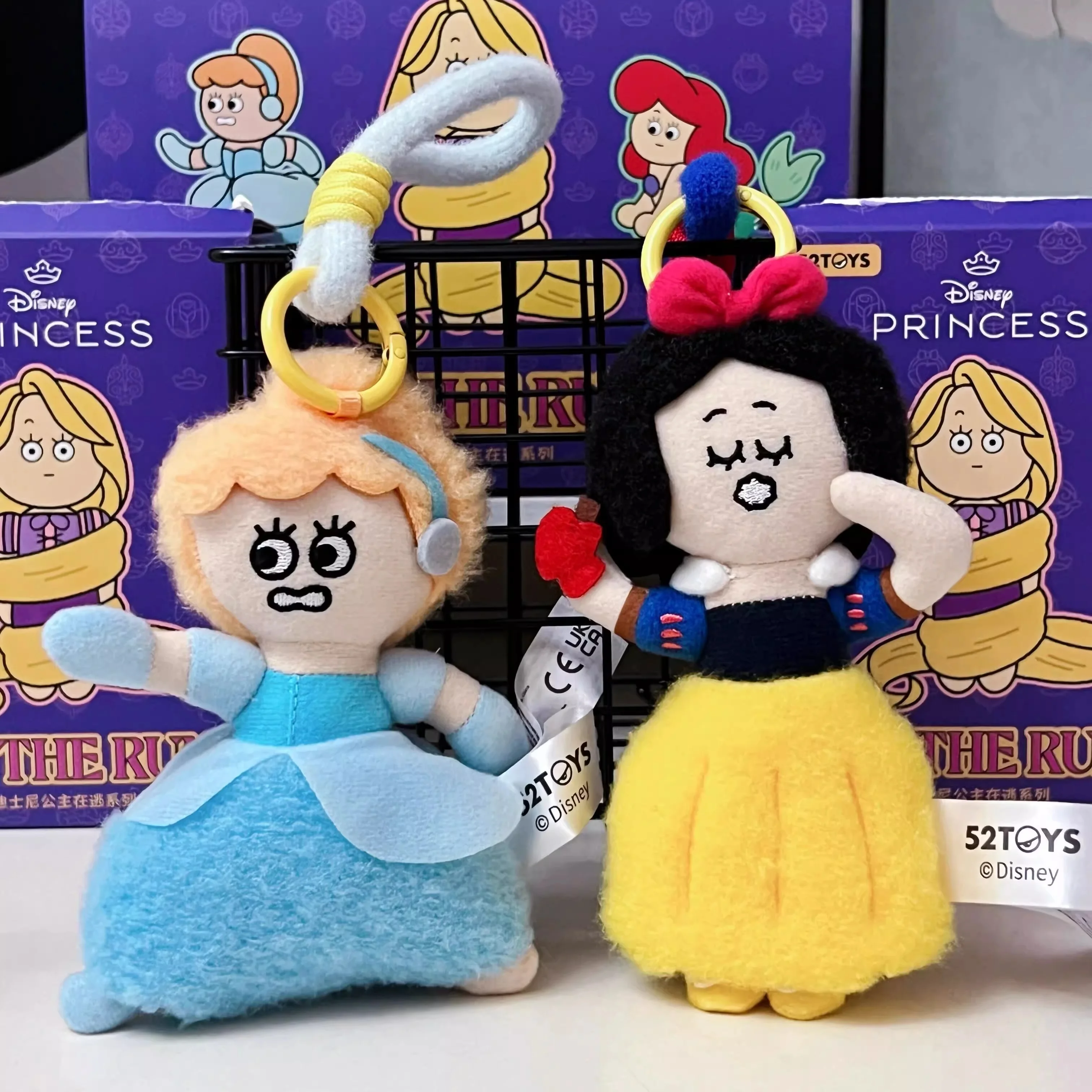 52toys Disney On The Run Princesa Abstracta Caja Sorpresa Llavero Suave Colgante Aromático para Bolso Juguete de Moda Decoración Regalo Lindo para Niña