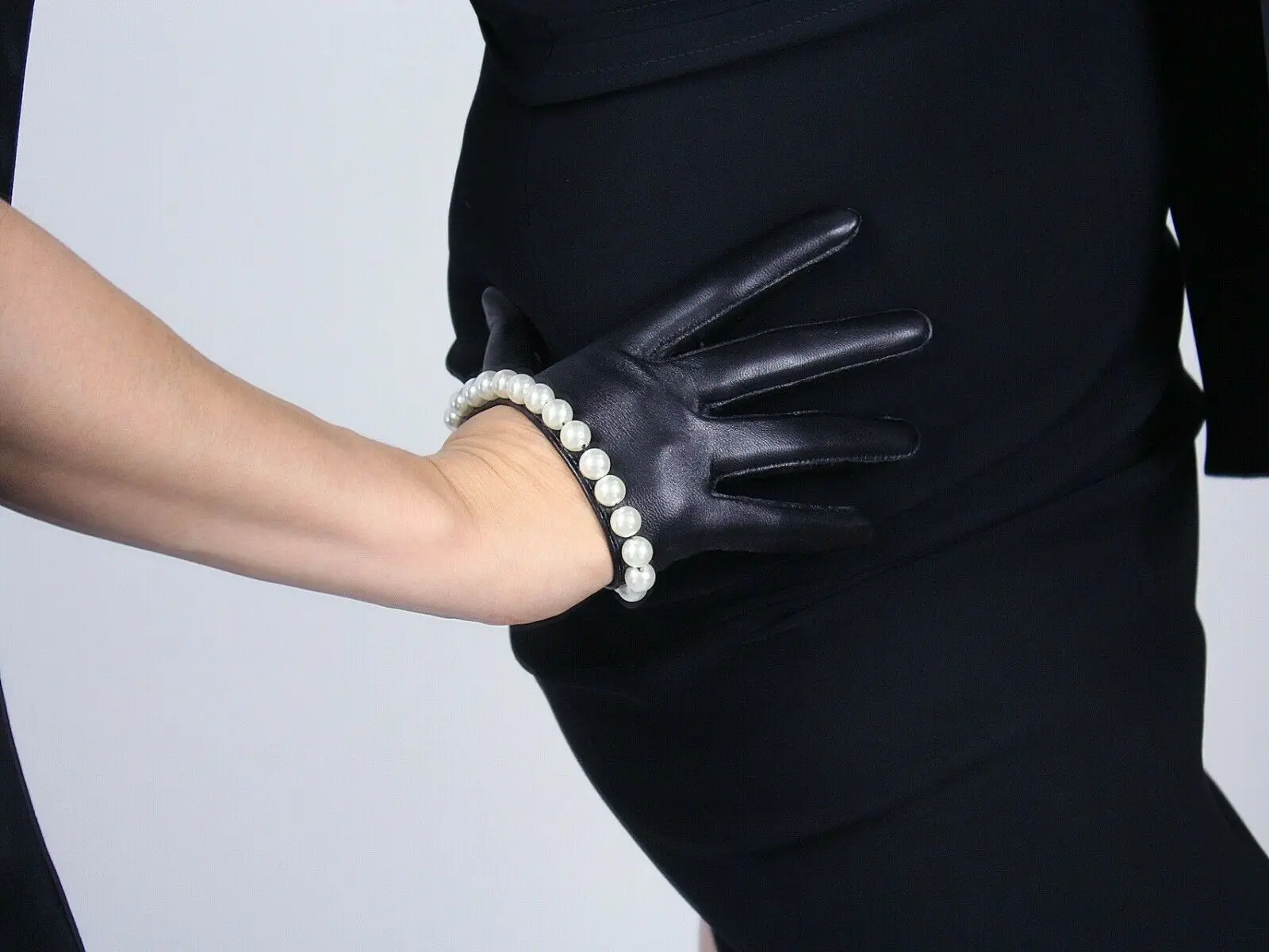 TECH Fashion GLOVES Real Leather Extra Short Crop Black Lambskin Sheepskin White Pearl Touchscreen Evening Dressing Party