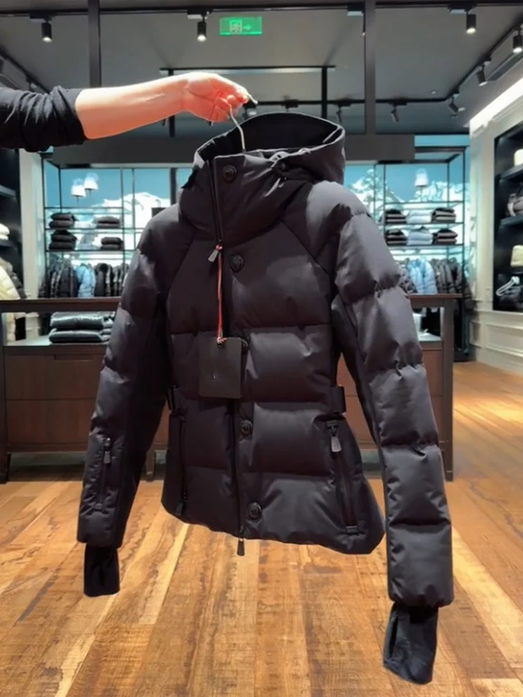Unique Short Black Cotton Jacket Women's Winter Fashion Slim Fit Skiing Wear Coat Waist-Cinching Design High-End Style