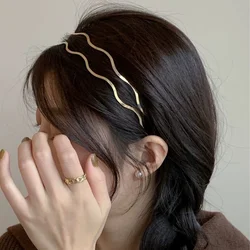 2024 New Fashion Women Gold Metal Wave Bending Hairbands Geometric Thin Elegant Simple Headbands for Daily Headwear Accessories