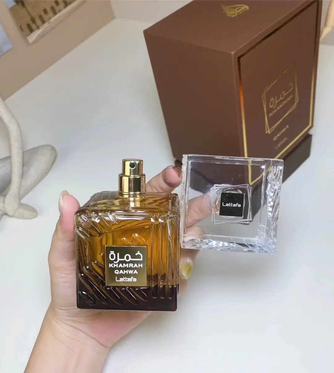Lattafa Khamrah EDP 3,4 once – Profumo unisex color ambra calda e piccante alla vaniglia, regalo di festa di lusso a lunga durata