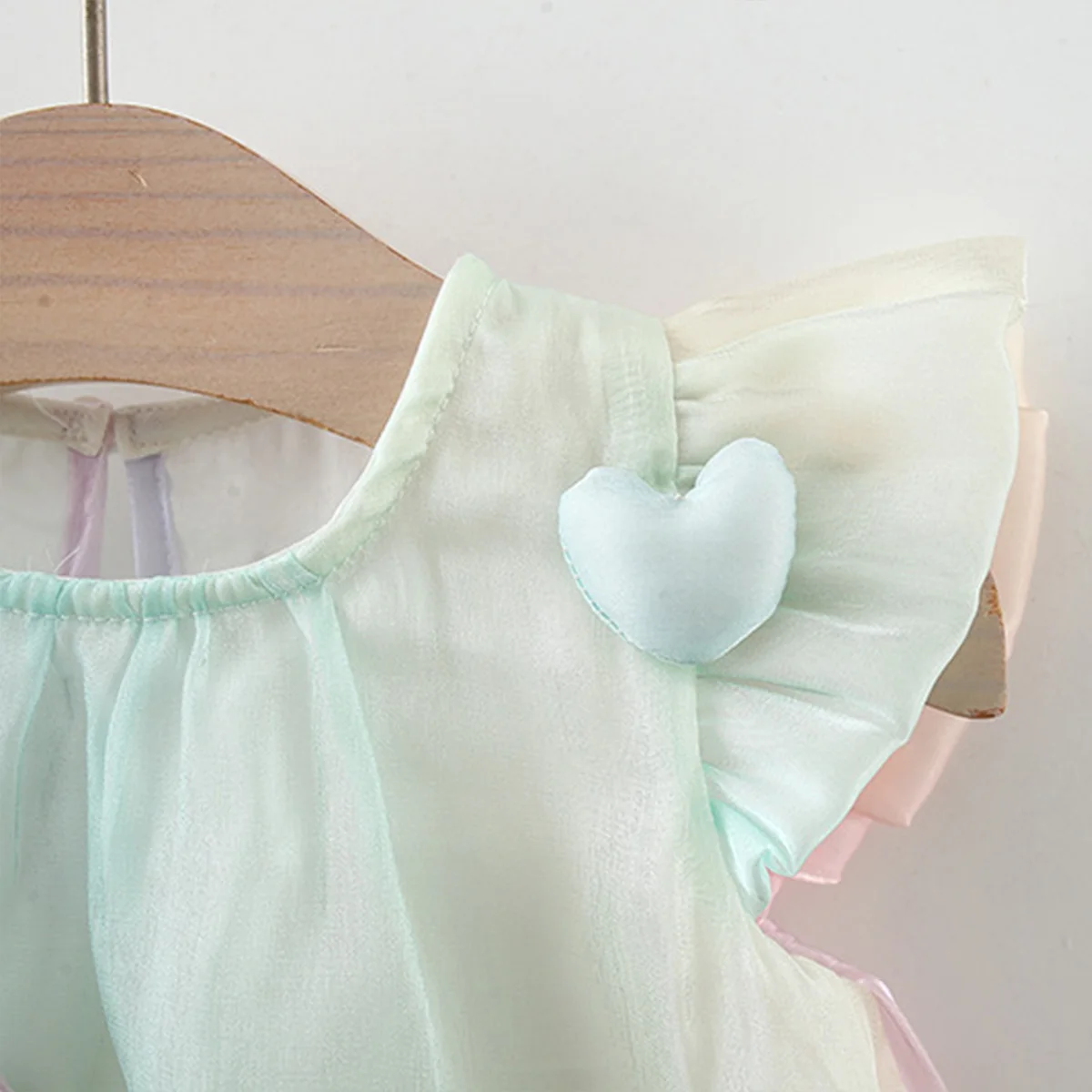 New Summer Dress for Girls, Sweet and Colorful Mesh Love Flying Sleeves Princess Dress Suitable for 0-3 Year Old Babies