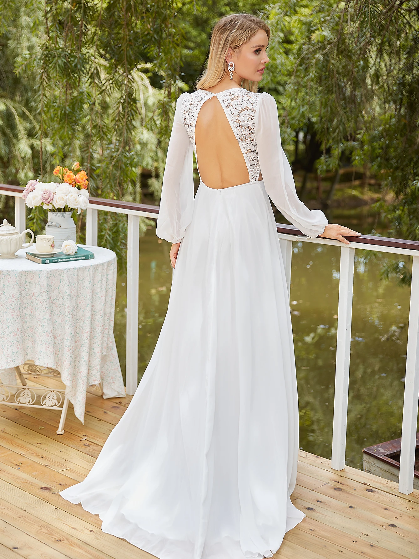 Women\'s V-Neck Lace Beach Wedding Dress With Slit Long Sleeve Chiffon Bohemian Bridal Dress 2024